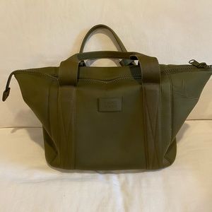 Danger Dover medium Landon carryall dark moss
